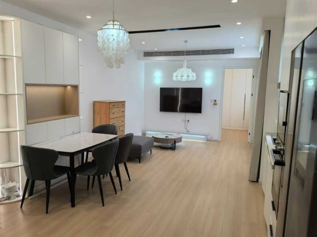 2br 2ba，10k，west nanjing rd（line2/12/13）