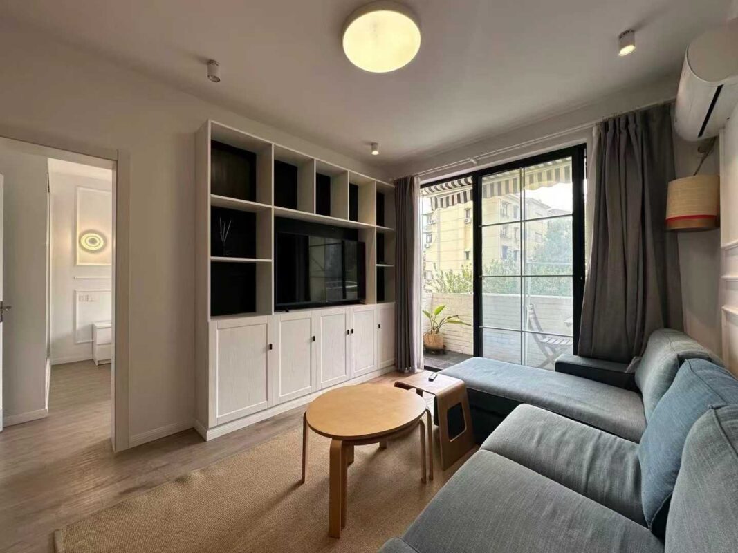 1br，*8.5k，jiangsu rd（line2/11）
