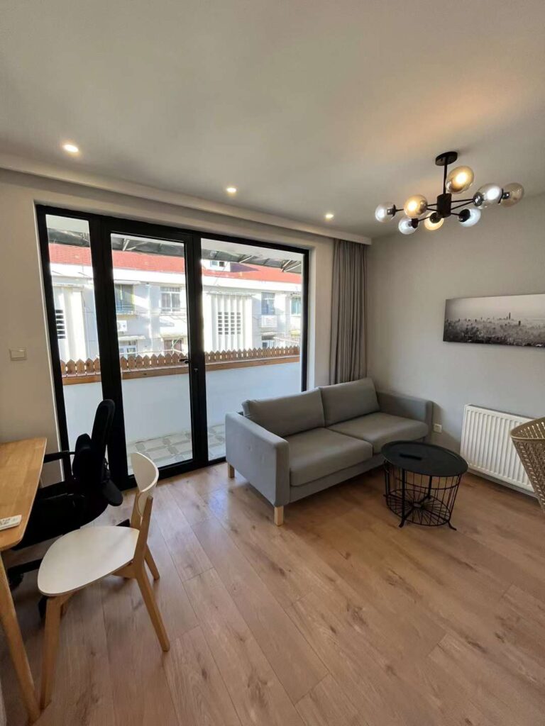 1br，9.8k，jiaotong university（line10/11）