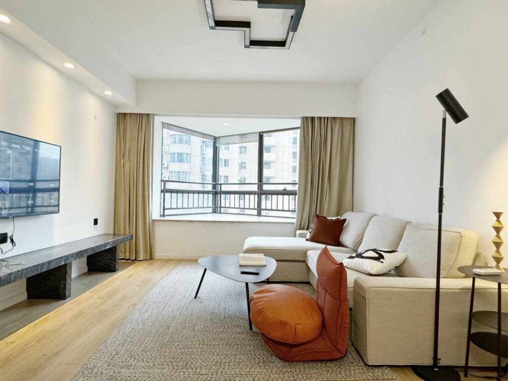 1br，12.8k，west nanjing rd（line2/12/13）