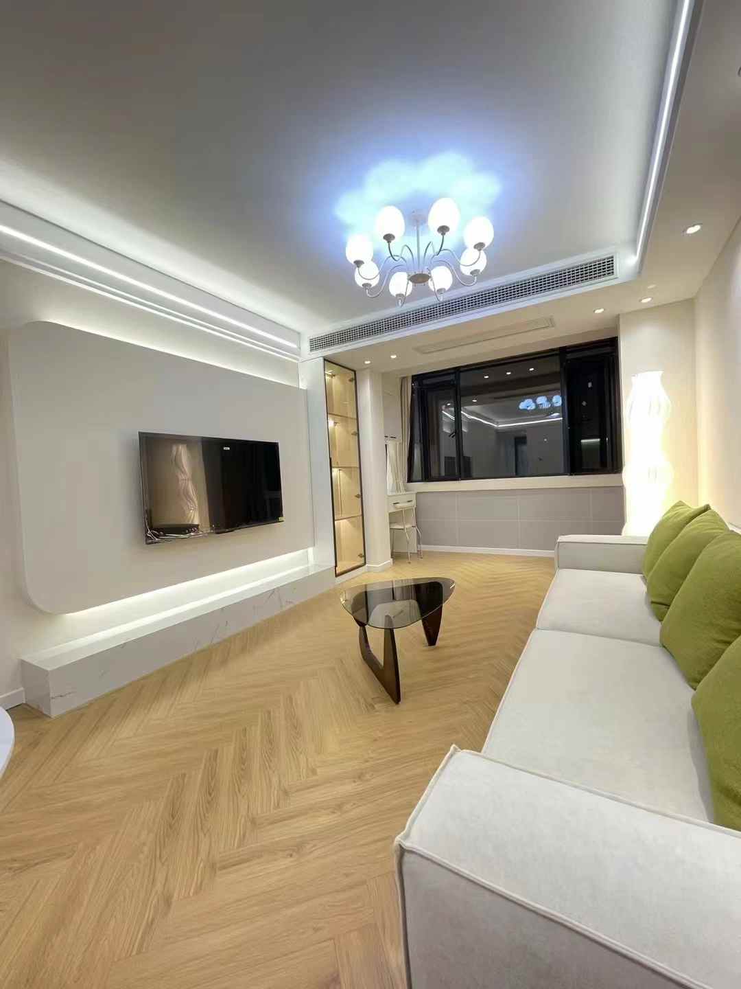 1br，8.9k，jiangsu rd（line2/11）