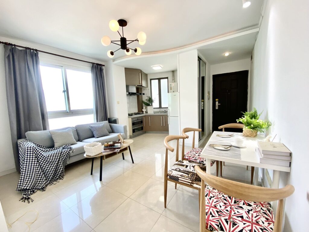 2br，11.8k，west nanjing rd（line2/12/13）