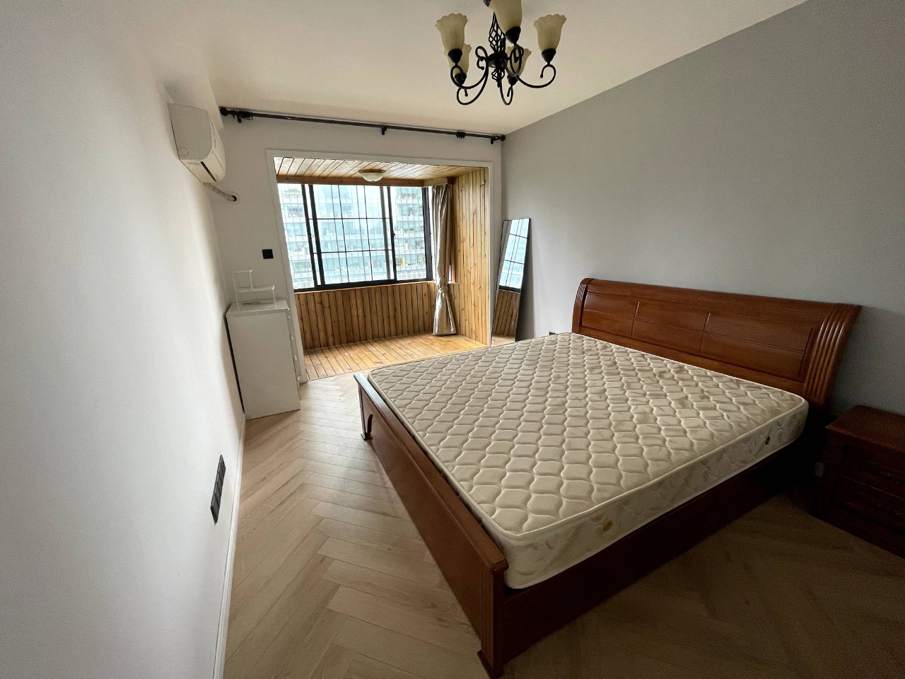 1br，11k，south Shaanxi rd（line1/10/12）