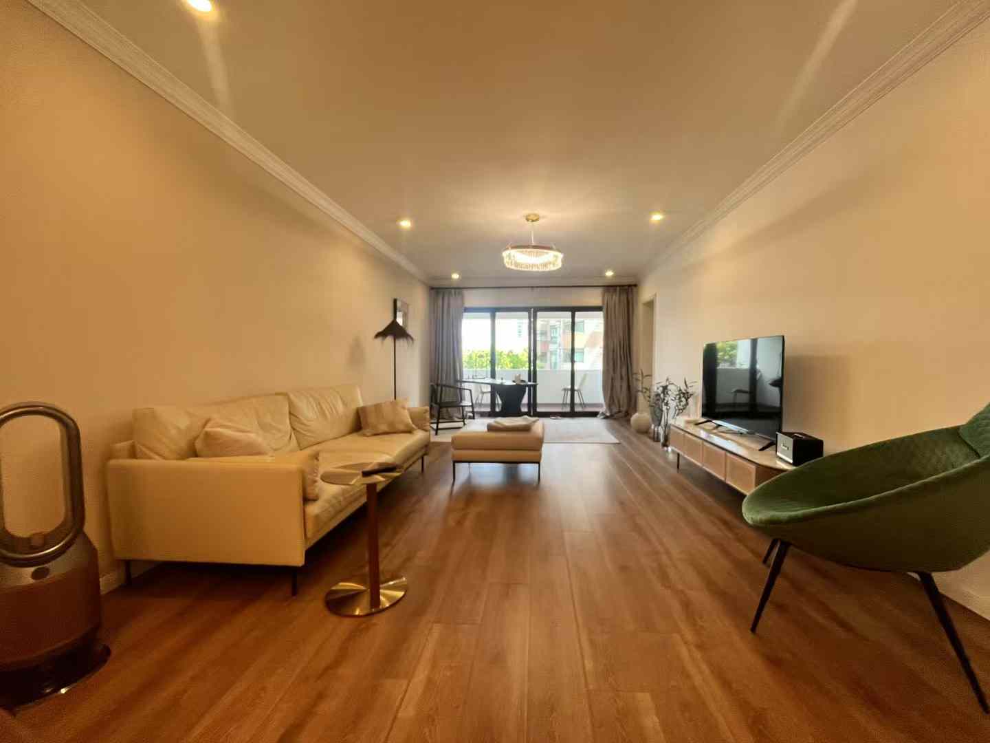 3br 2ba，32k，south shaanxi rd（line1/10/12）