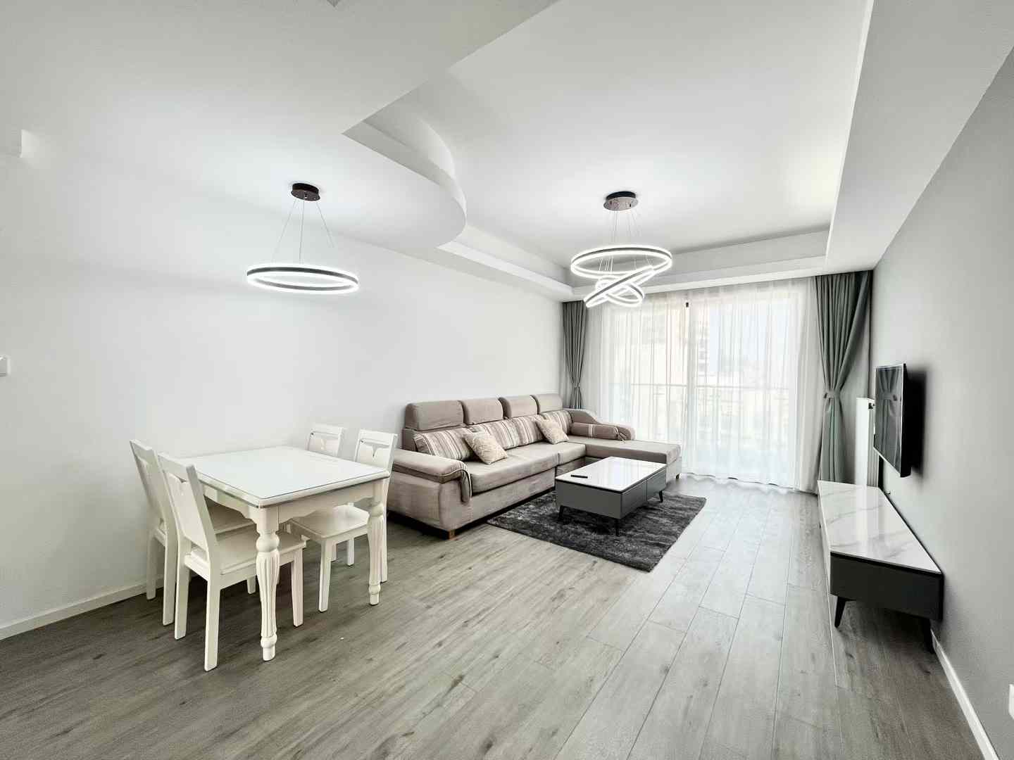 2br，12.8k，zhenping rd（line3/4/7）