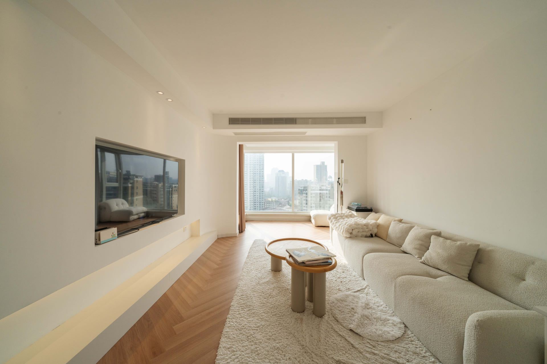 2br，*19k，west yan’an rd（line3/4）