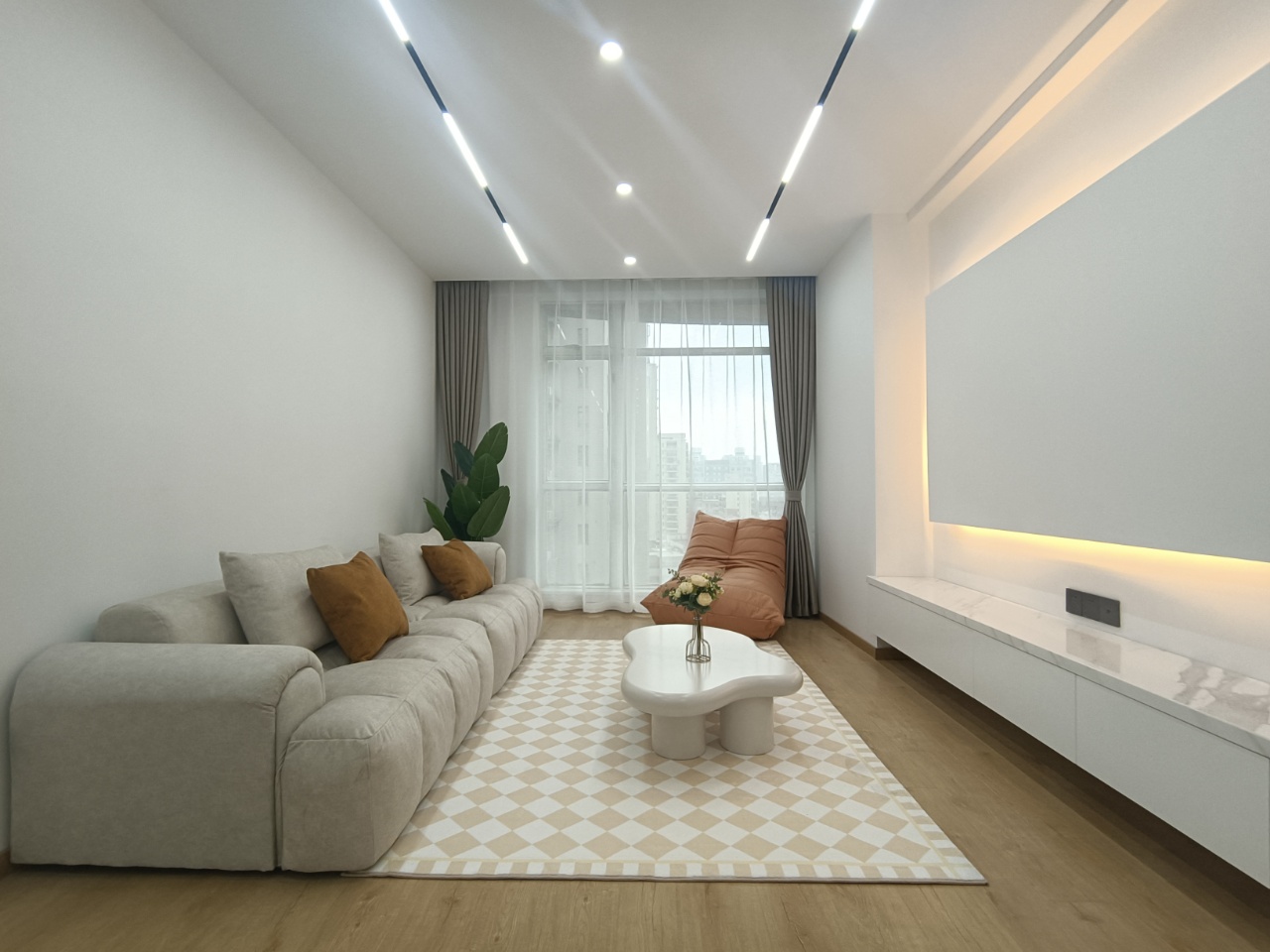 3br 2ba，18k，shanghai stadium（line4）