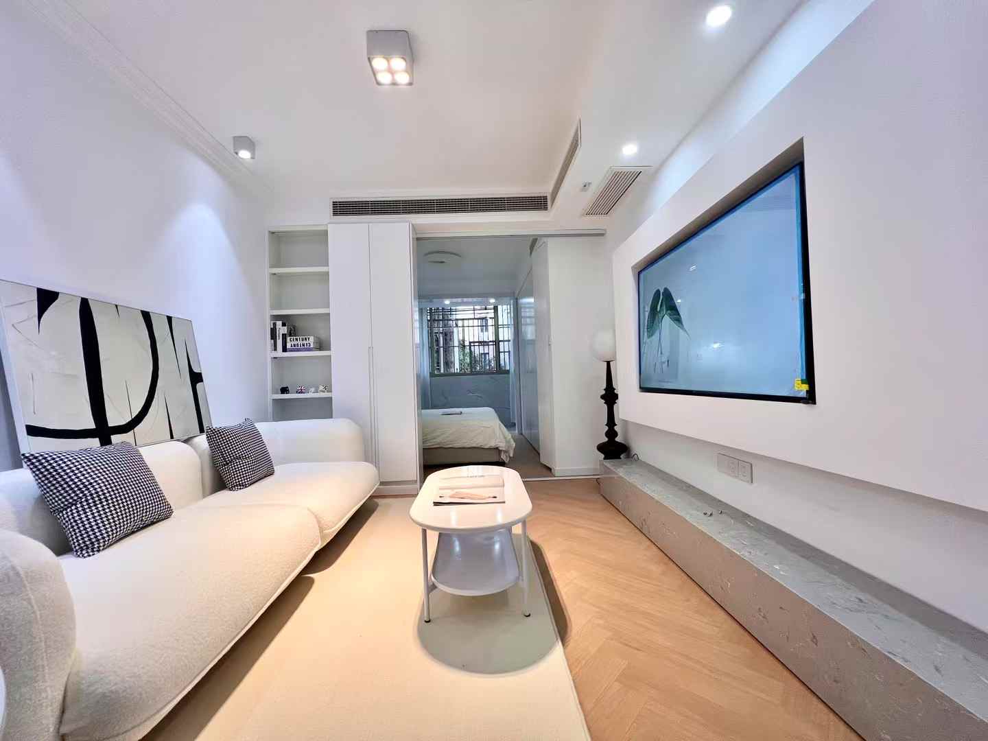 1br，8k，jiangsu rd（line2/11）