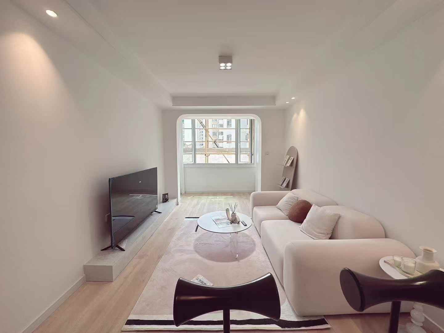 1br，10k，yishan rd（line3/4/9）
