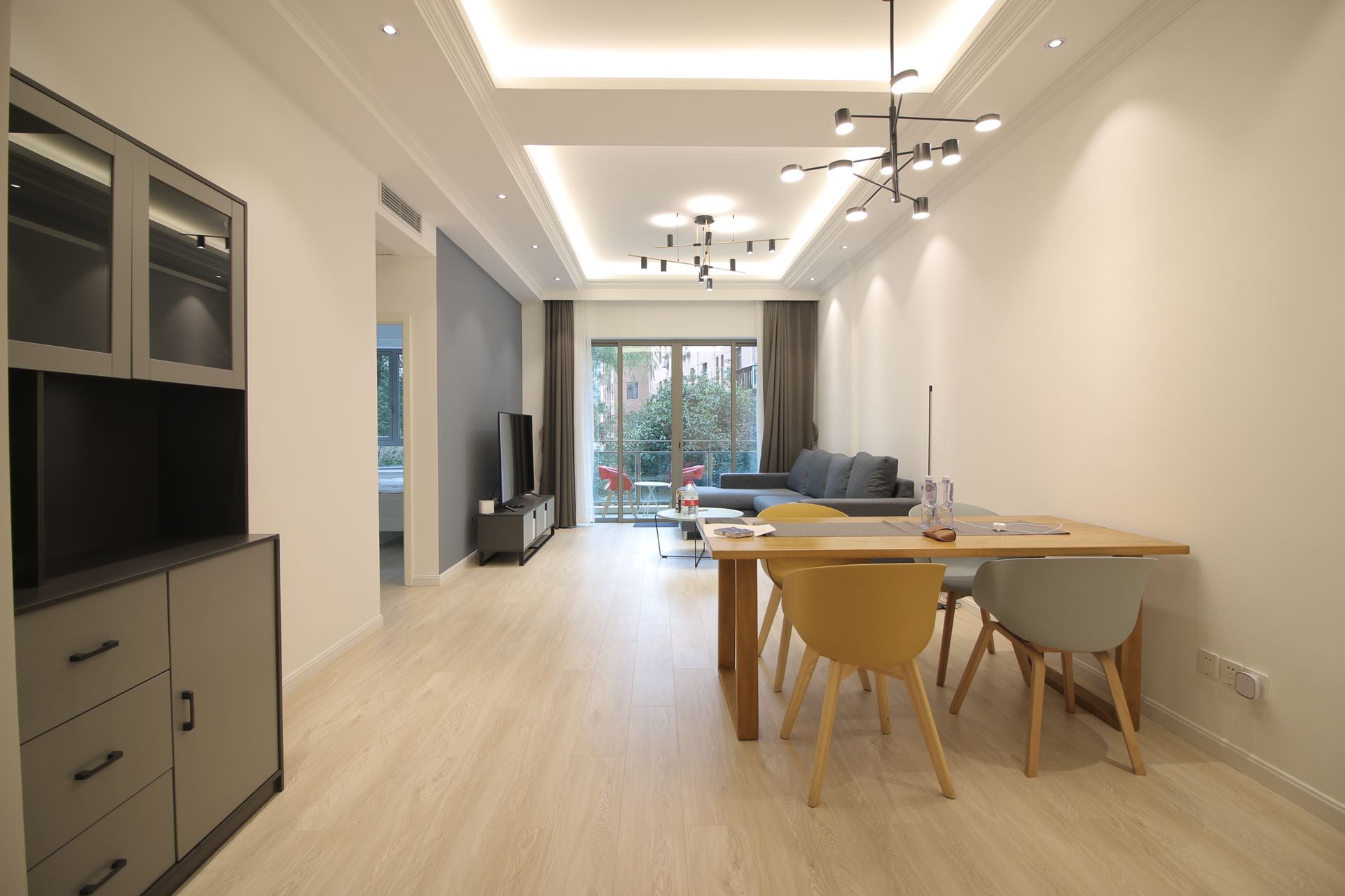 2br 2ba，28k，west nanjing rd（line2/12/13）