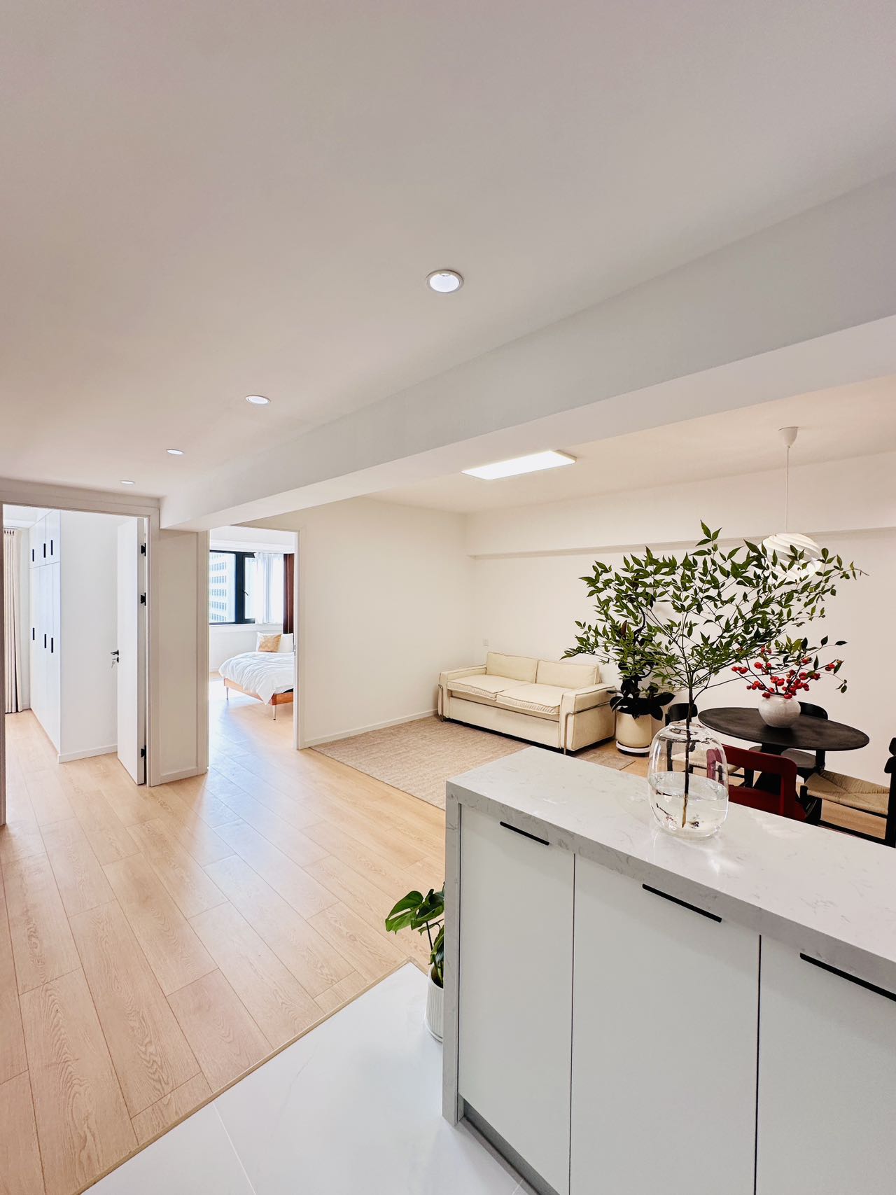 2br 2ba，15.8k，jing’an temple（line2/7）