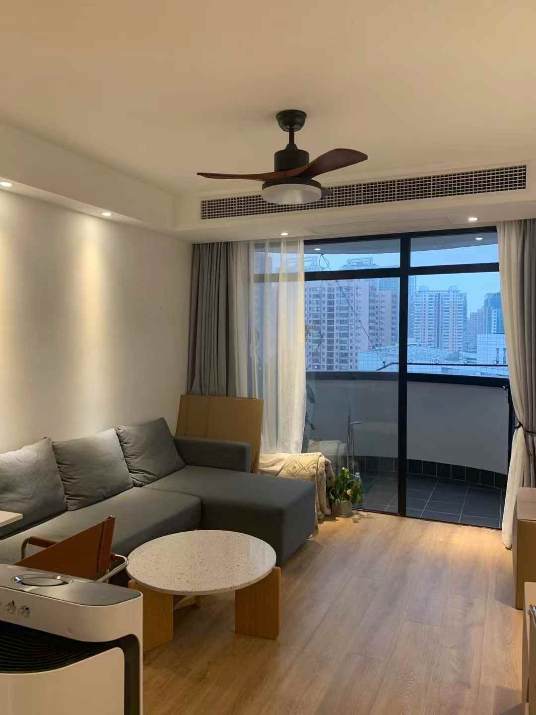 1br，13k，south Shaanxi rd（line/1/10/12）