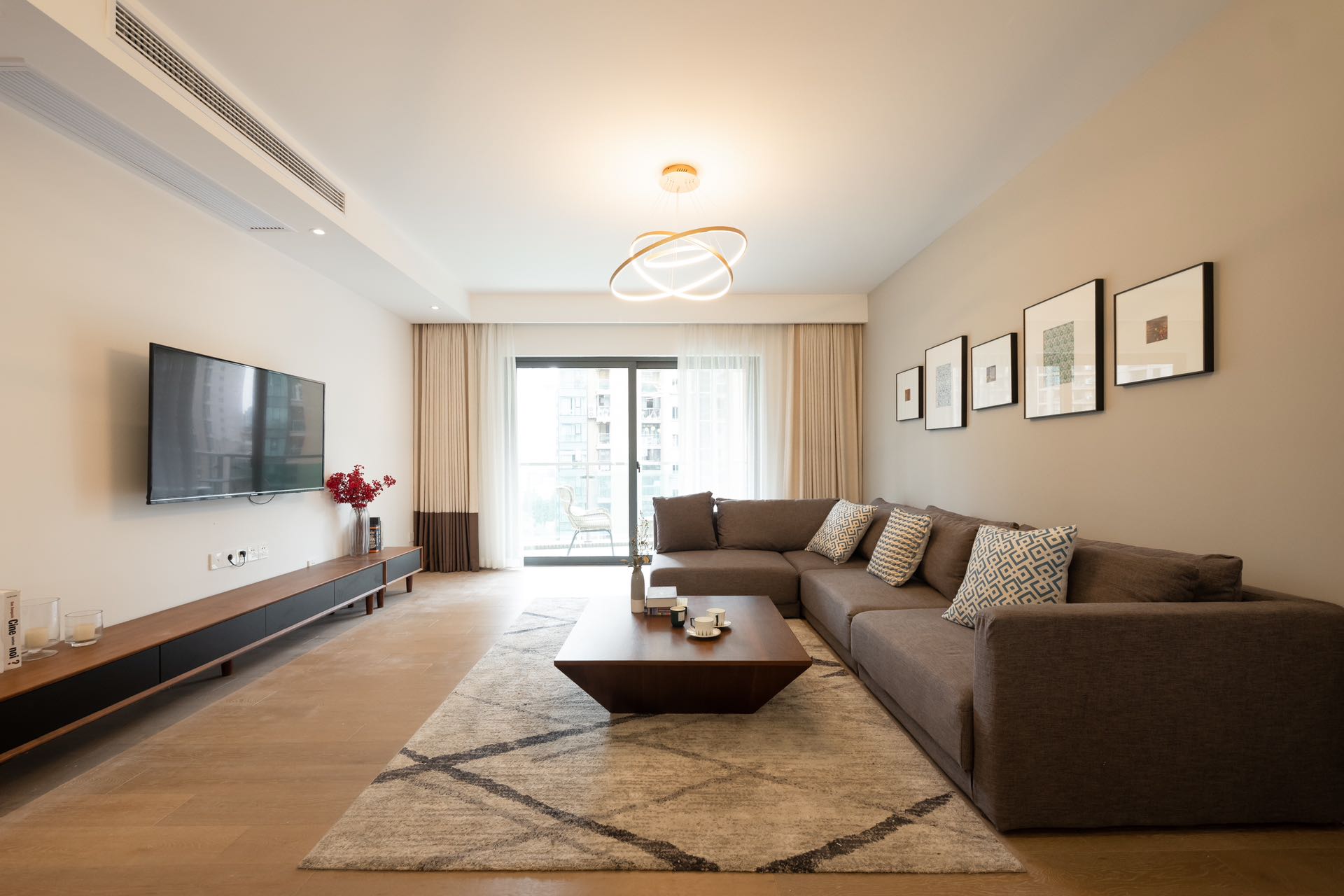 4br 2ba，46k，west nanjing rd（line2/12/13）