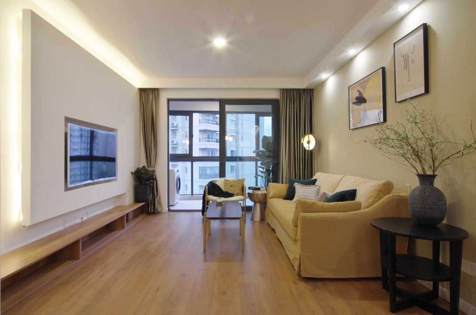 2br 2ba，22k，west nanjing rd（line2/12/13）