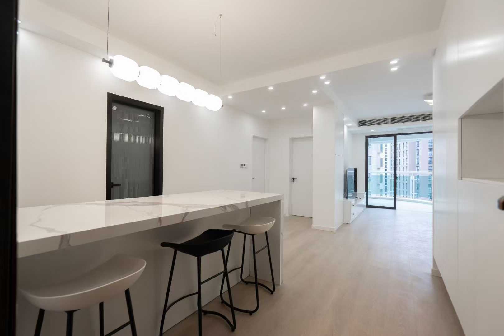 2br，18.8k，jiangning rd（line13）