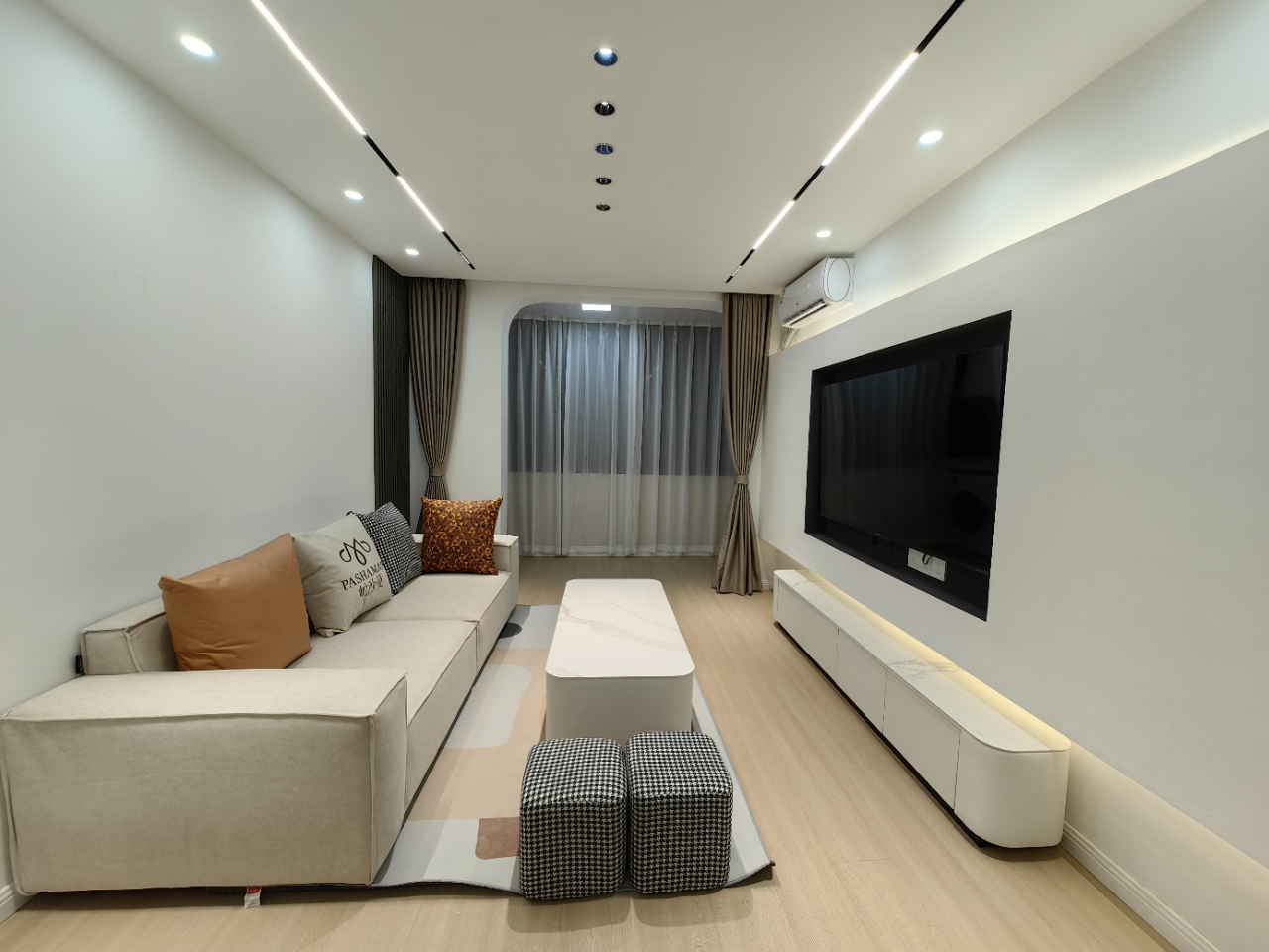 1br，11k，hengshan rd（line1）