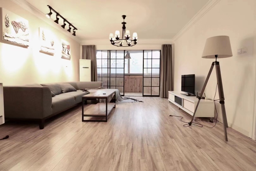 3br 2ba，16k，jing’an temple（line2/7）