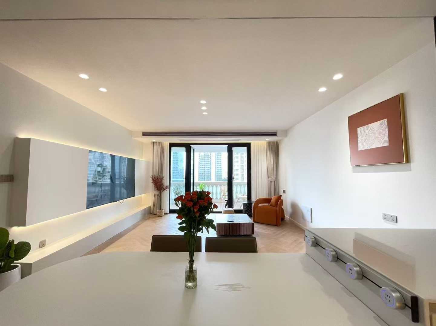4br 2ba，38k，south Shaanxi rd（line/1/10/12）