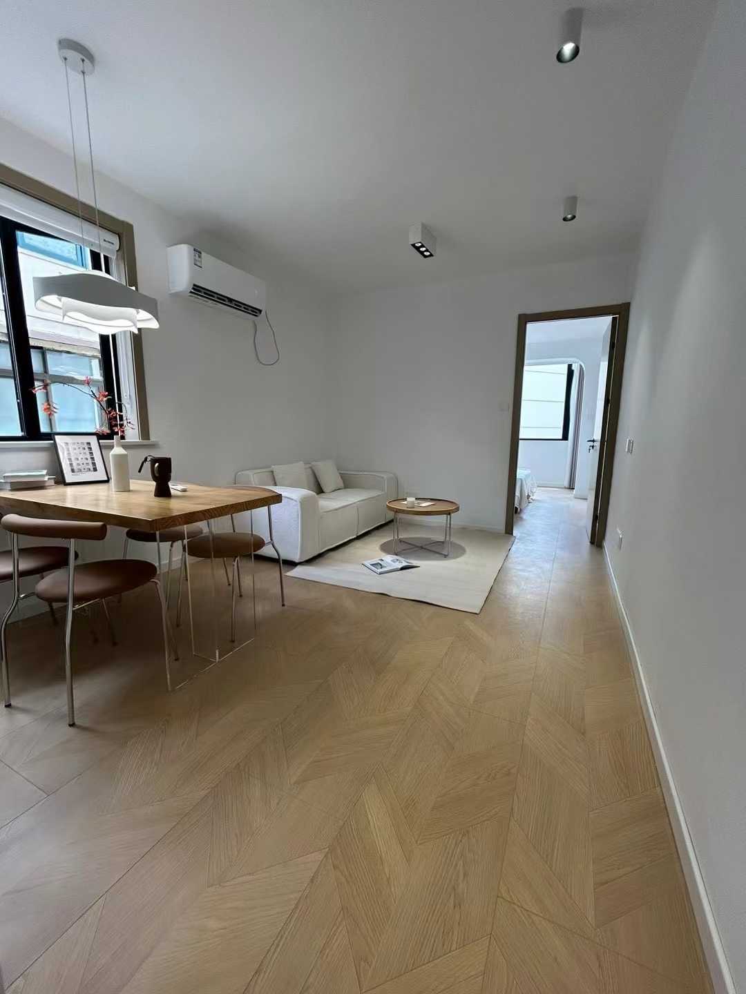 1br，8.8k，jiangsu rd（line2/11）