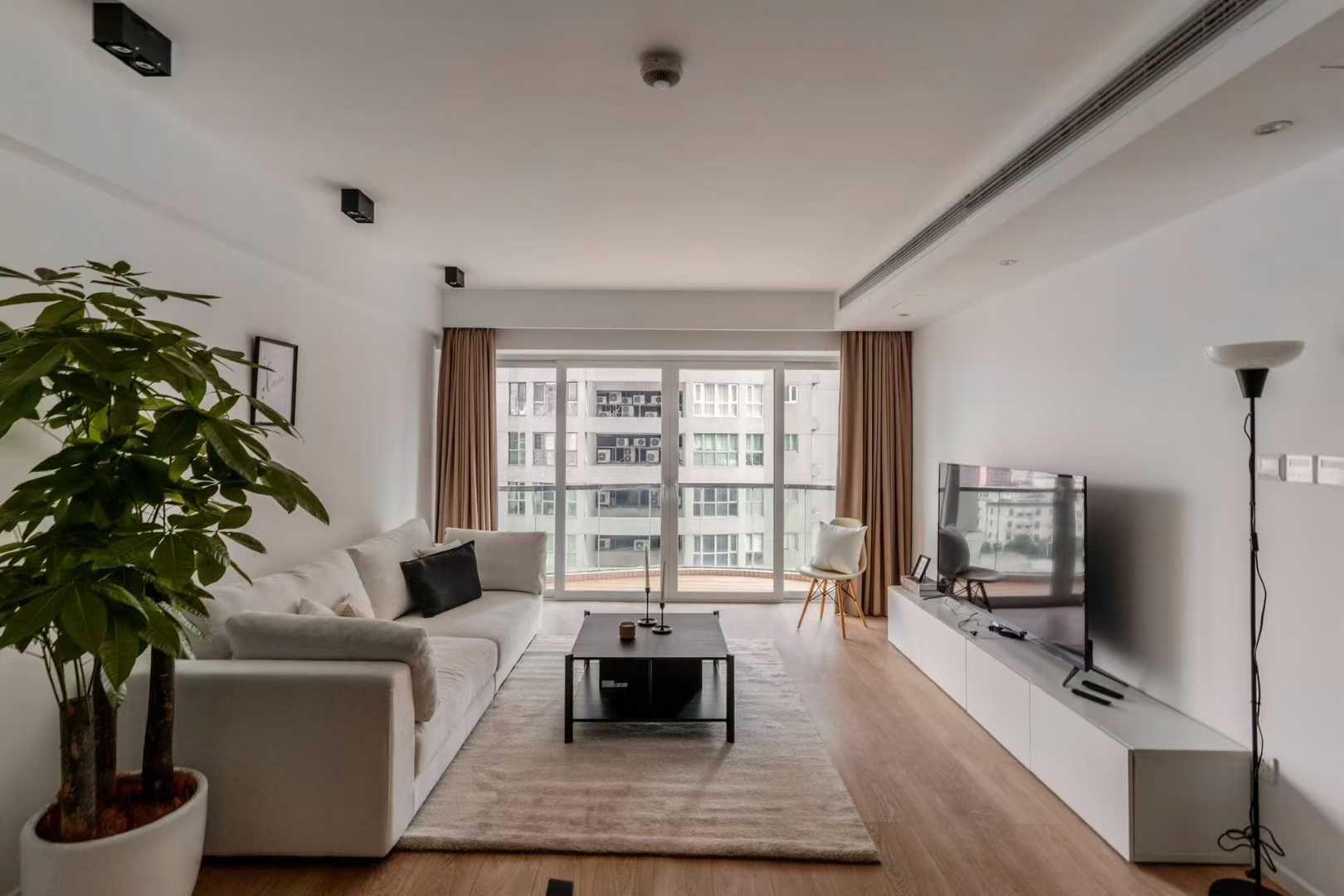 3br 2ba，25k，jing’an temple（line2/7）